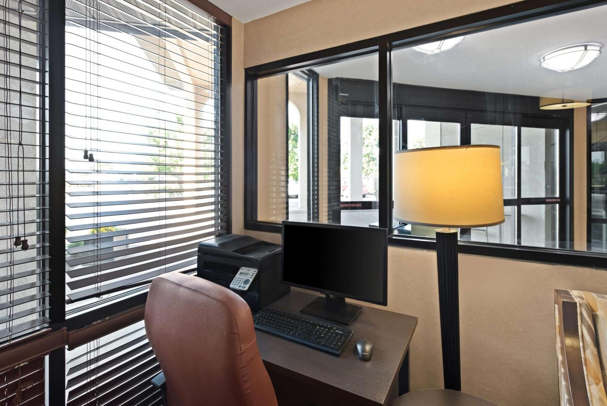 Best Western Executive Inn Grove City Buitenkant foto